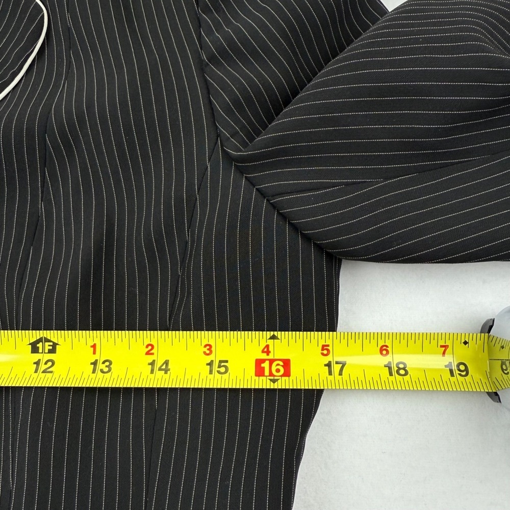 Tahari Women's Long Sleeve Full Lined  Pinstripe Black Blazer Jacket Size 6P - Picture 9 of 10